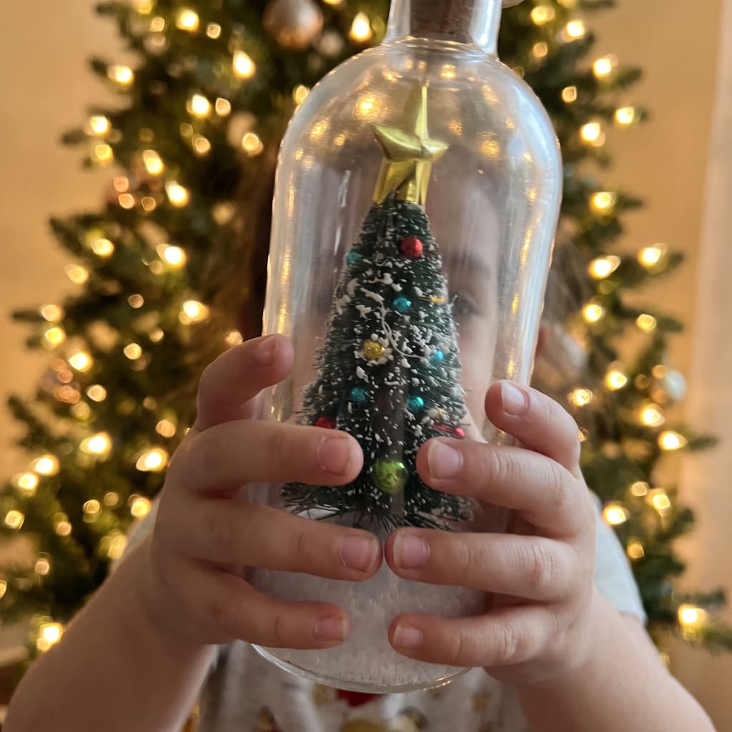 Eviona™ Record-a-Message Christmas Tree